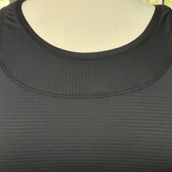 Old Navy Black Go-Dry Racerback Active Tank Top - Picture 3 of 8